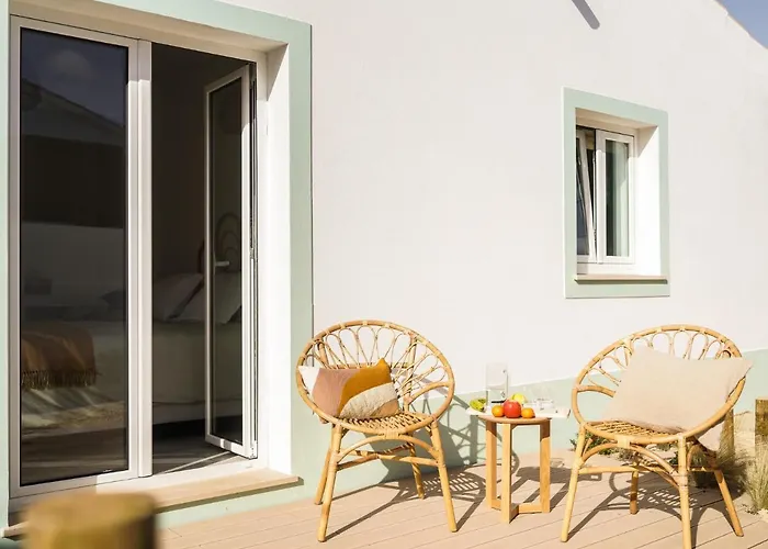 Birds Of Paradise - Boutique Surf 山林小屋