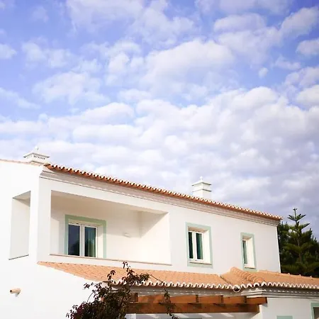 Birds Of Paradise - Boutique Surf Lodge