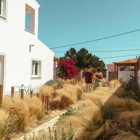 Lodge Birds Of Paradise - Boutique Surf Aljezur