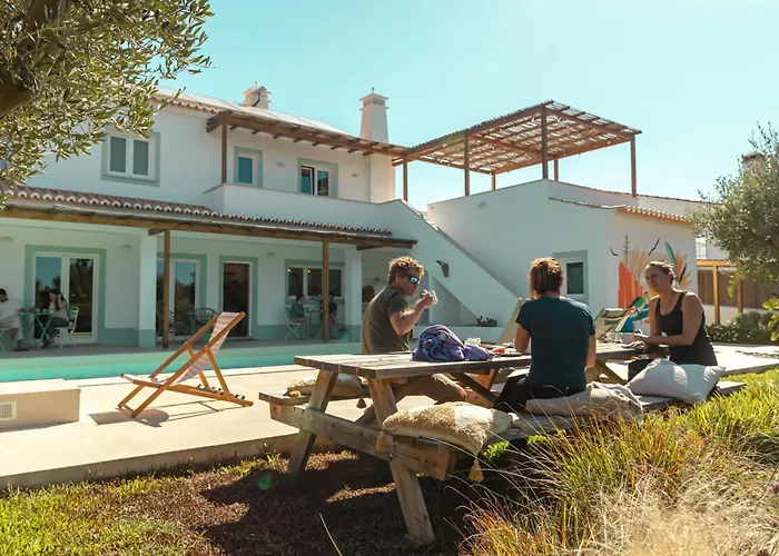 Birds Of Paradise - Boutique Surf Chata