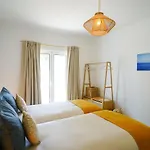 Jaktstuga Birds Of Paradise - Boutique Surf Aljezur